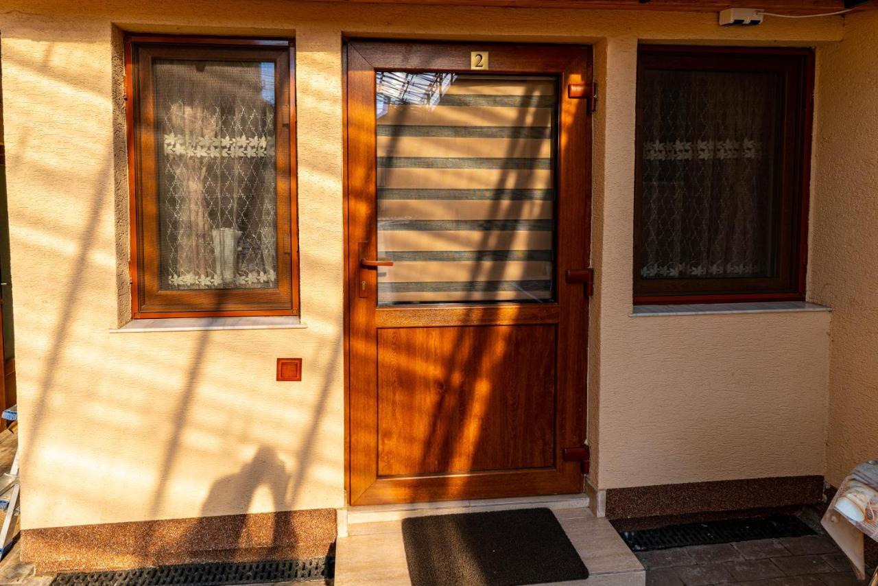 Ferienwohnung La Bebe 2 Beds Hunedoara Exterior foto